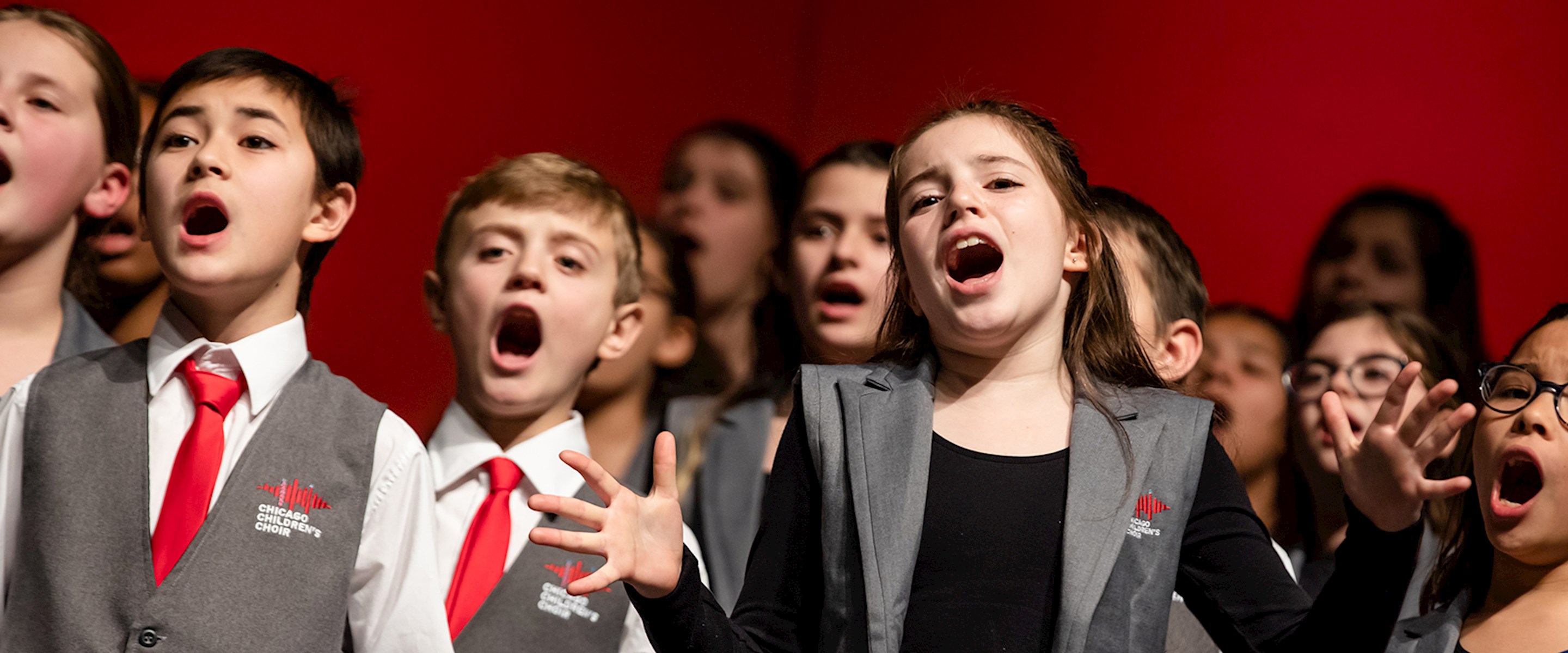 Children from the Chicago Children's Choir singing