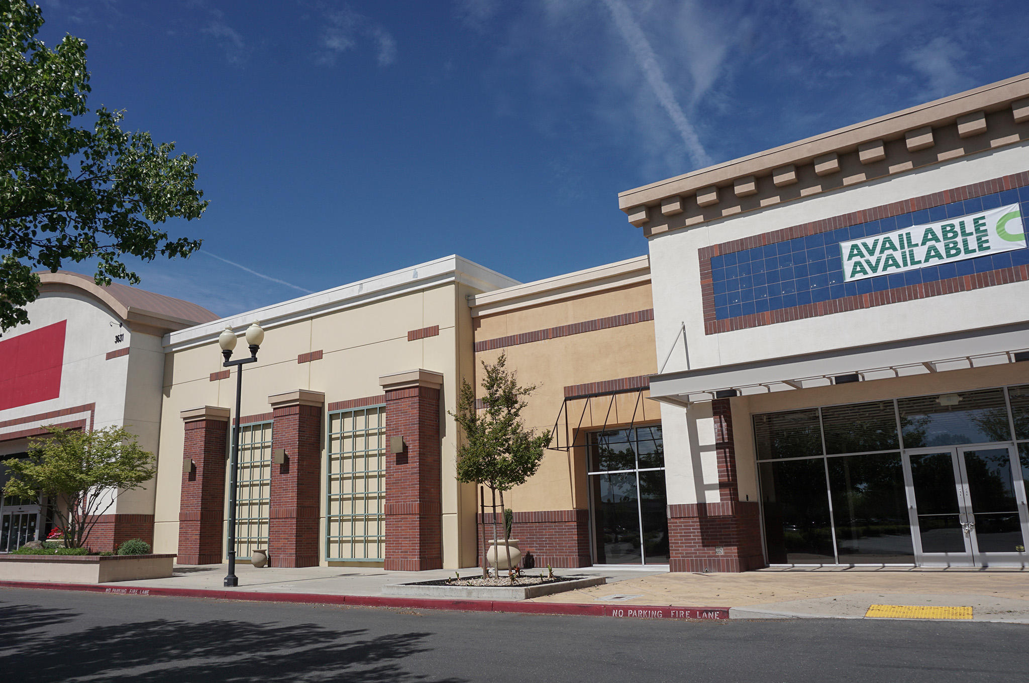 Vacant commercial real estate properties dot the CRE landscape. 